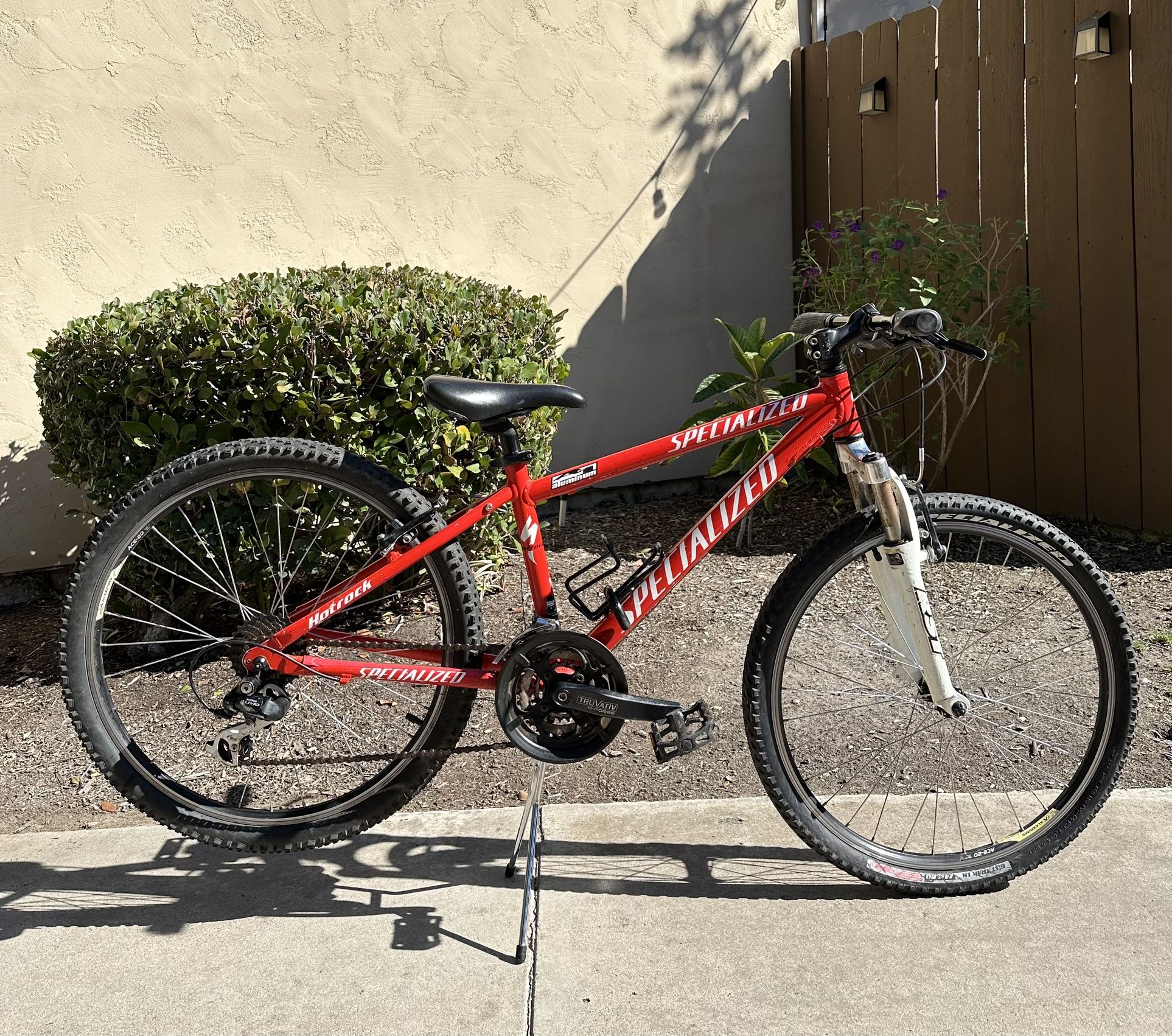 Specialized Hotrock Mountain Daily Normal Bicycle Bike 24” Wheels Red Youth Kids Used