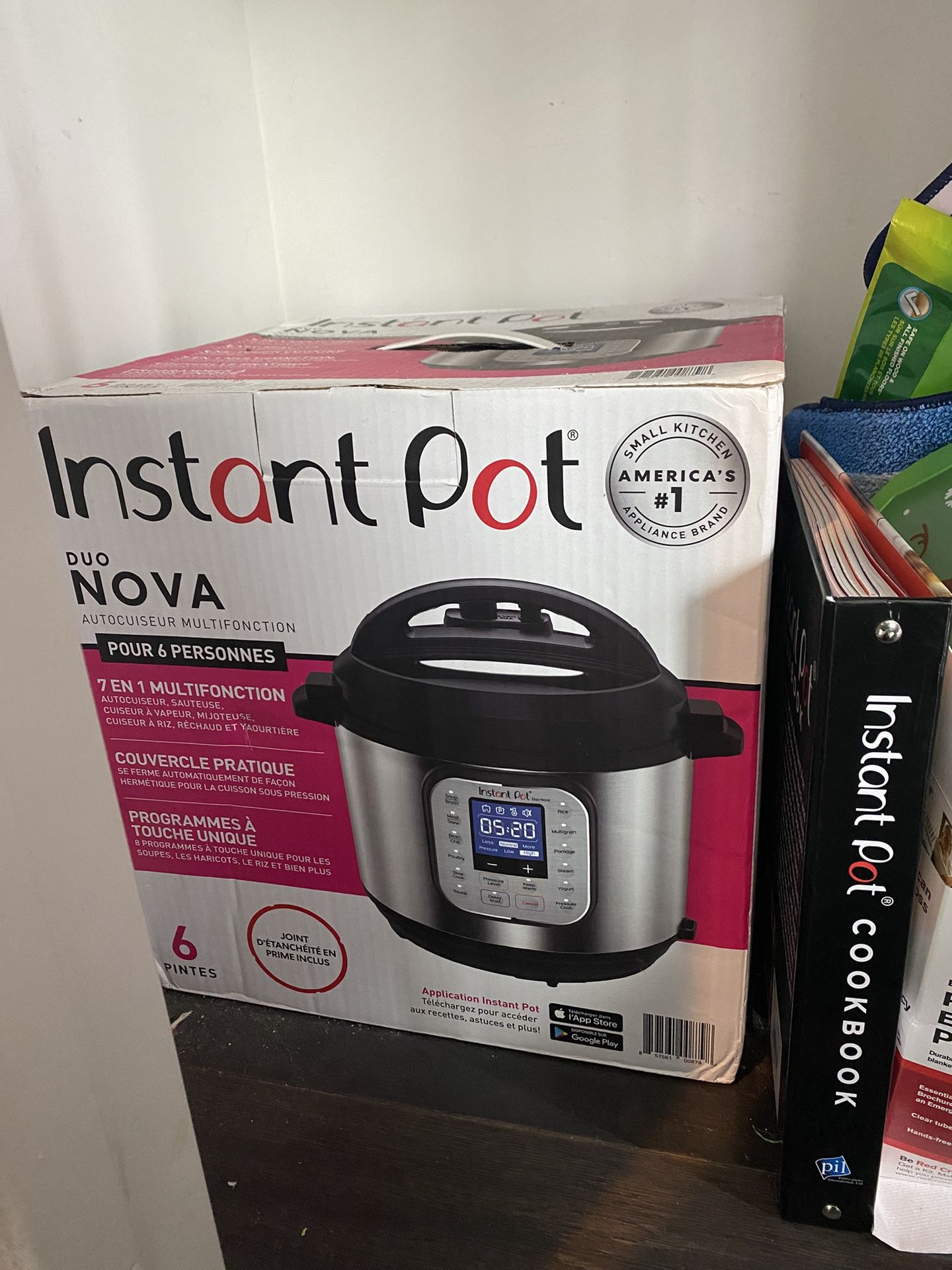 NEW in BOX Instant Pot Duo Nova 7-in-1 Multi-Use Pressure Cooker 6 Quart