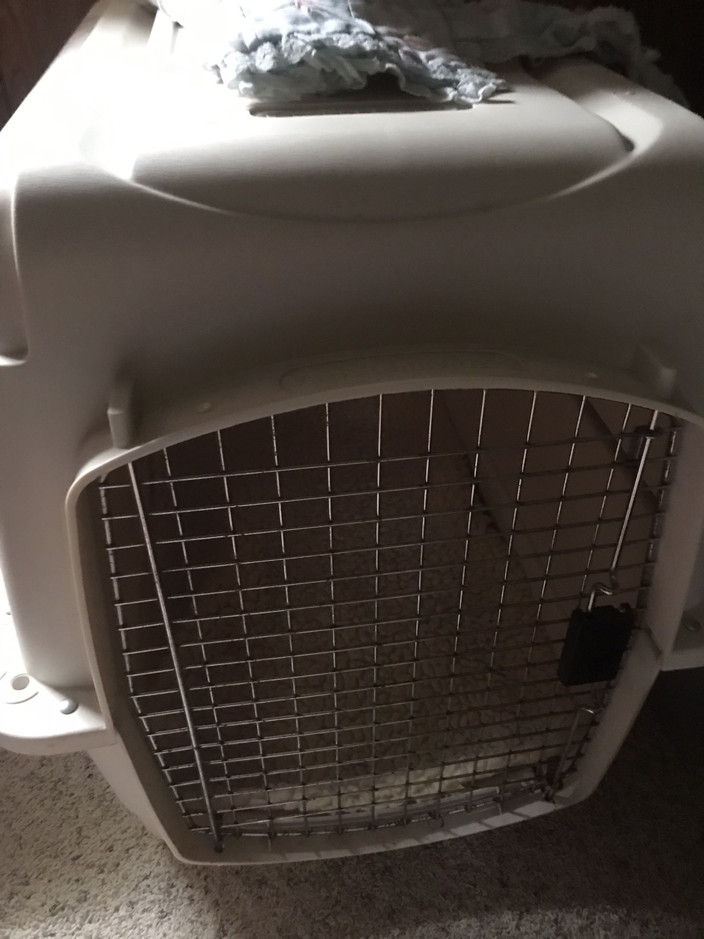 Vari Kennel Ultra Petmate Airline Approved Intermediate 32 In.
