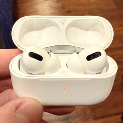 Apple AirPods Pro (1st Gen)