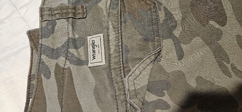 Wranglers Camo Cargo Pants Size 29x30