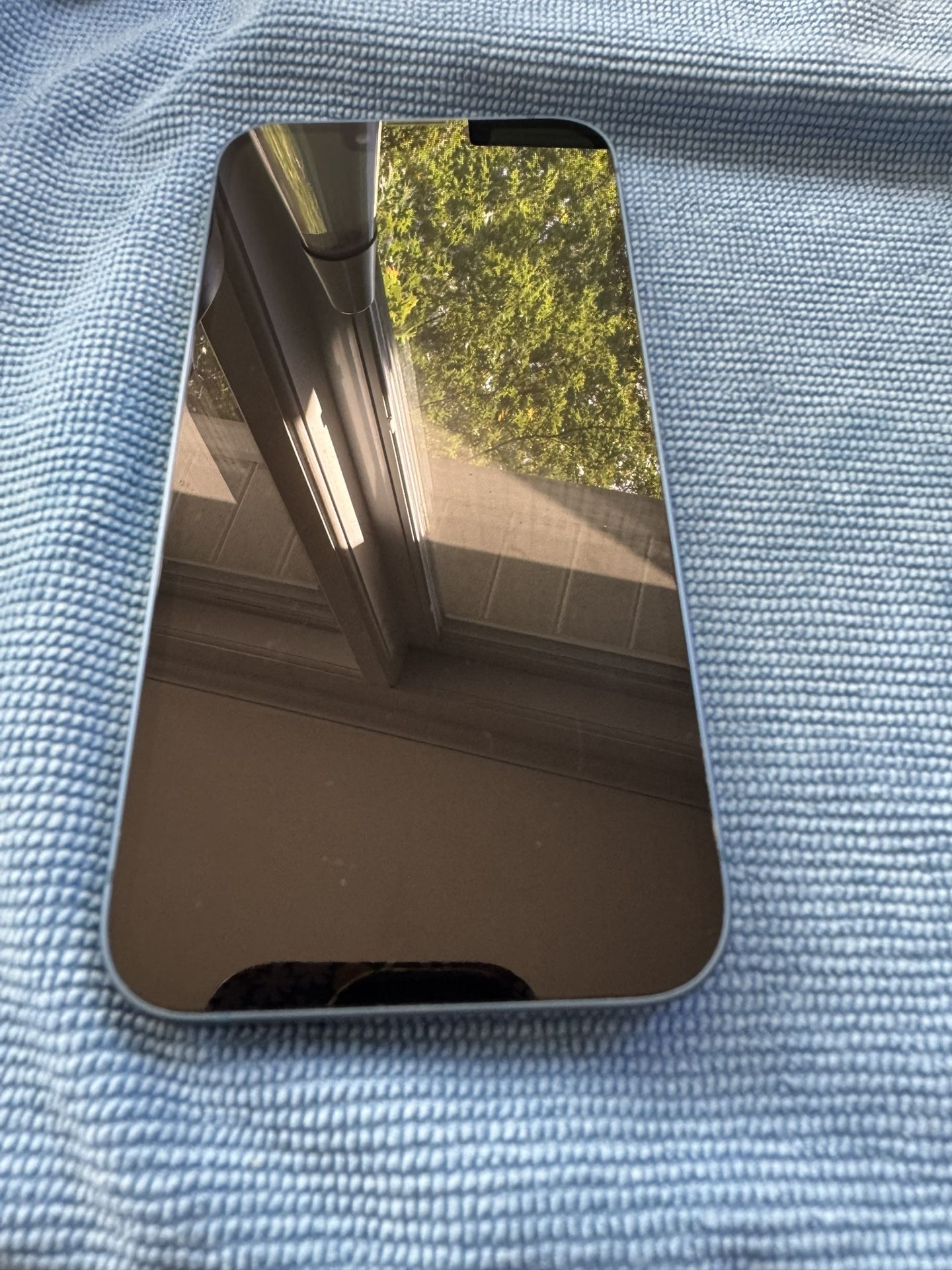 iPhone 13 128GB - Unlocked - No SIM Restrictions