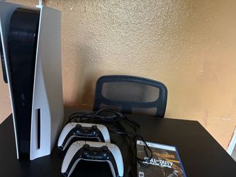 Ps5, 2 controllers and 1 account with call of duty 2 and 3 paid with PlayStation plus for online play on any game