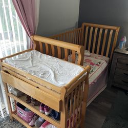 Crib And Changing Table 