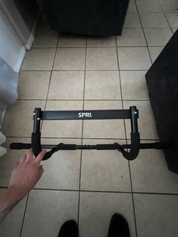 Pull up bar