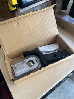 Nissan Frontier Trailer Drop Hitch + Ball