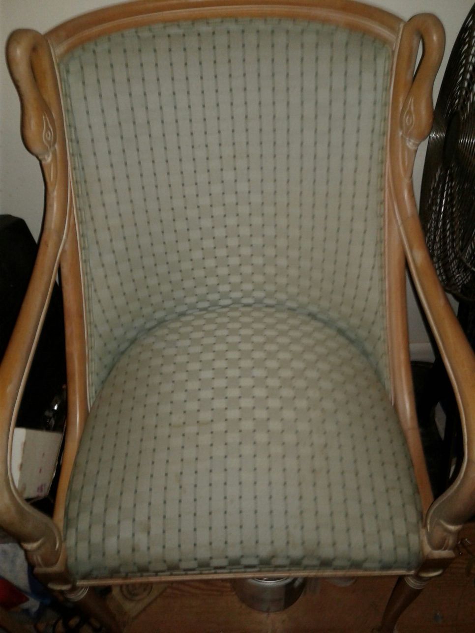 Throne Chair antique mint condition