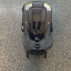 Nuna Baby Car seat