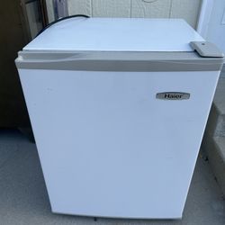Haier Mini Fridge 
