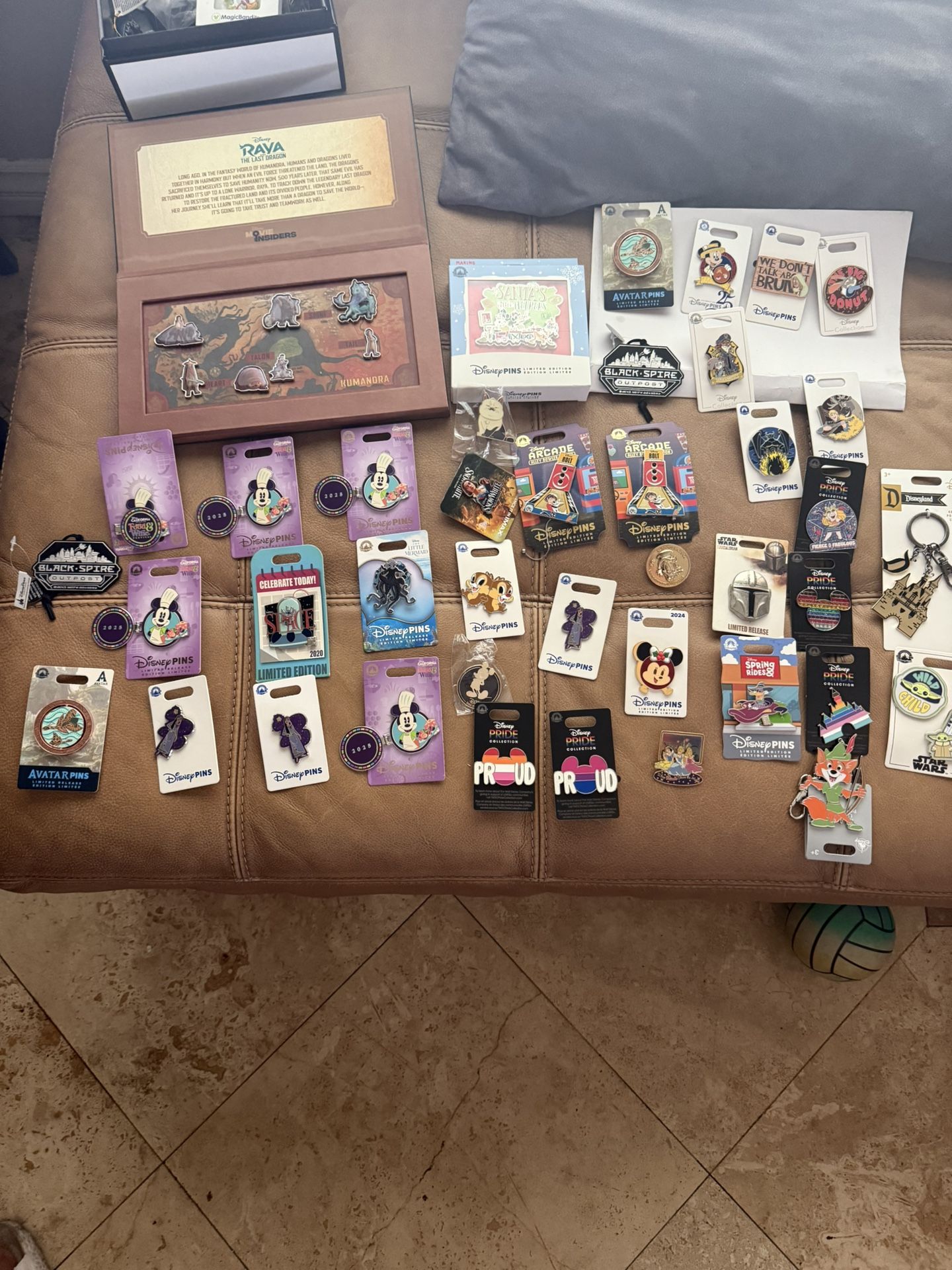 Disney Pins Collection 300 For All