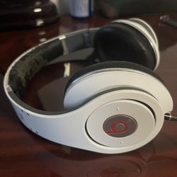 BEATS BY DRE HEADPHONES 
