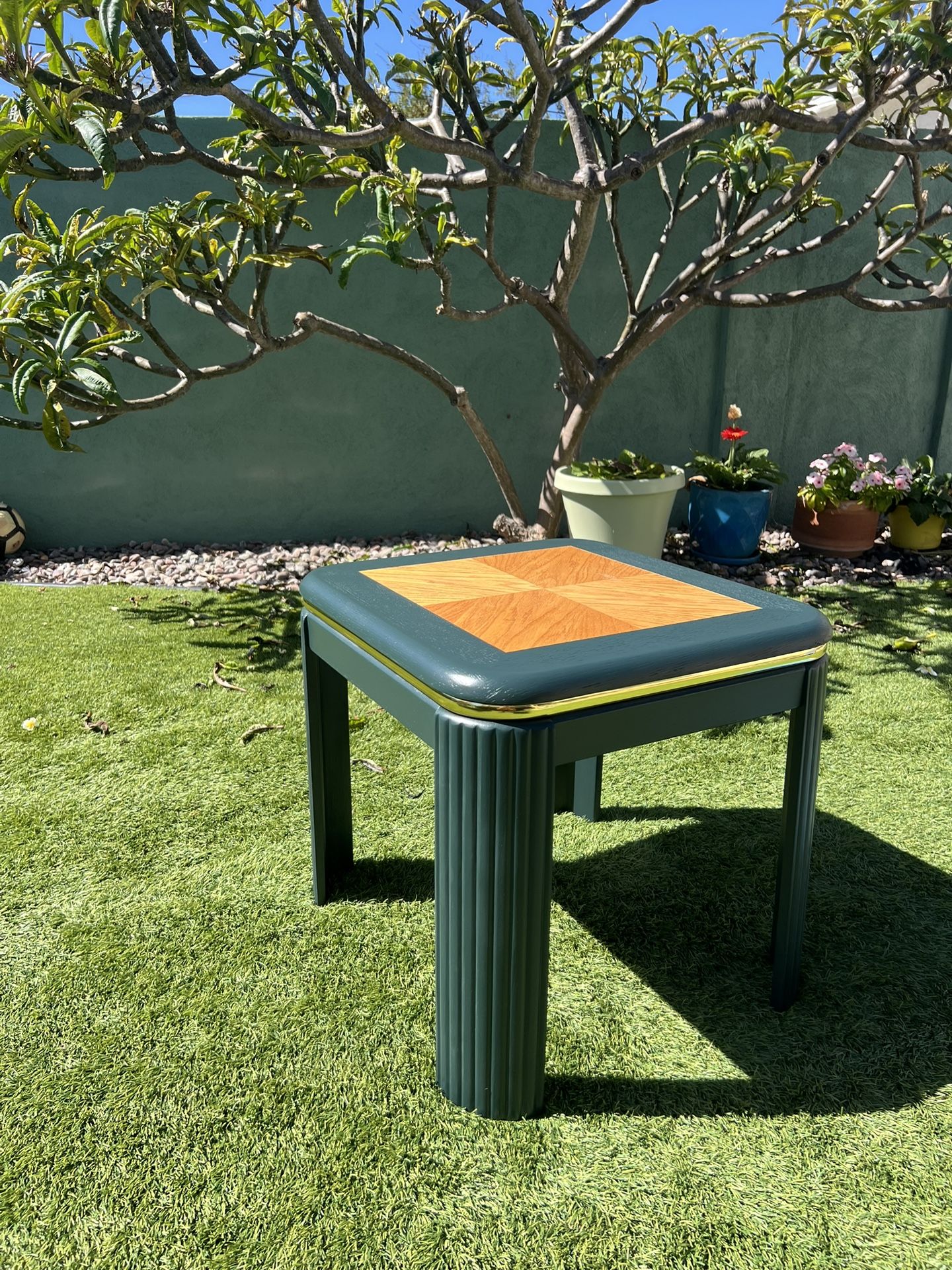 Vintage Modern Accent Table – Green & Wood Side / End Table