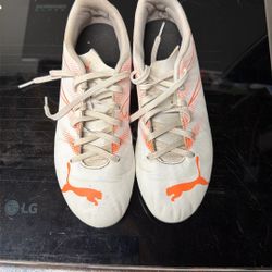 Soccer Cleats Men’s Size 7