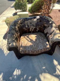 Tufted Barrel Club Chair