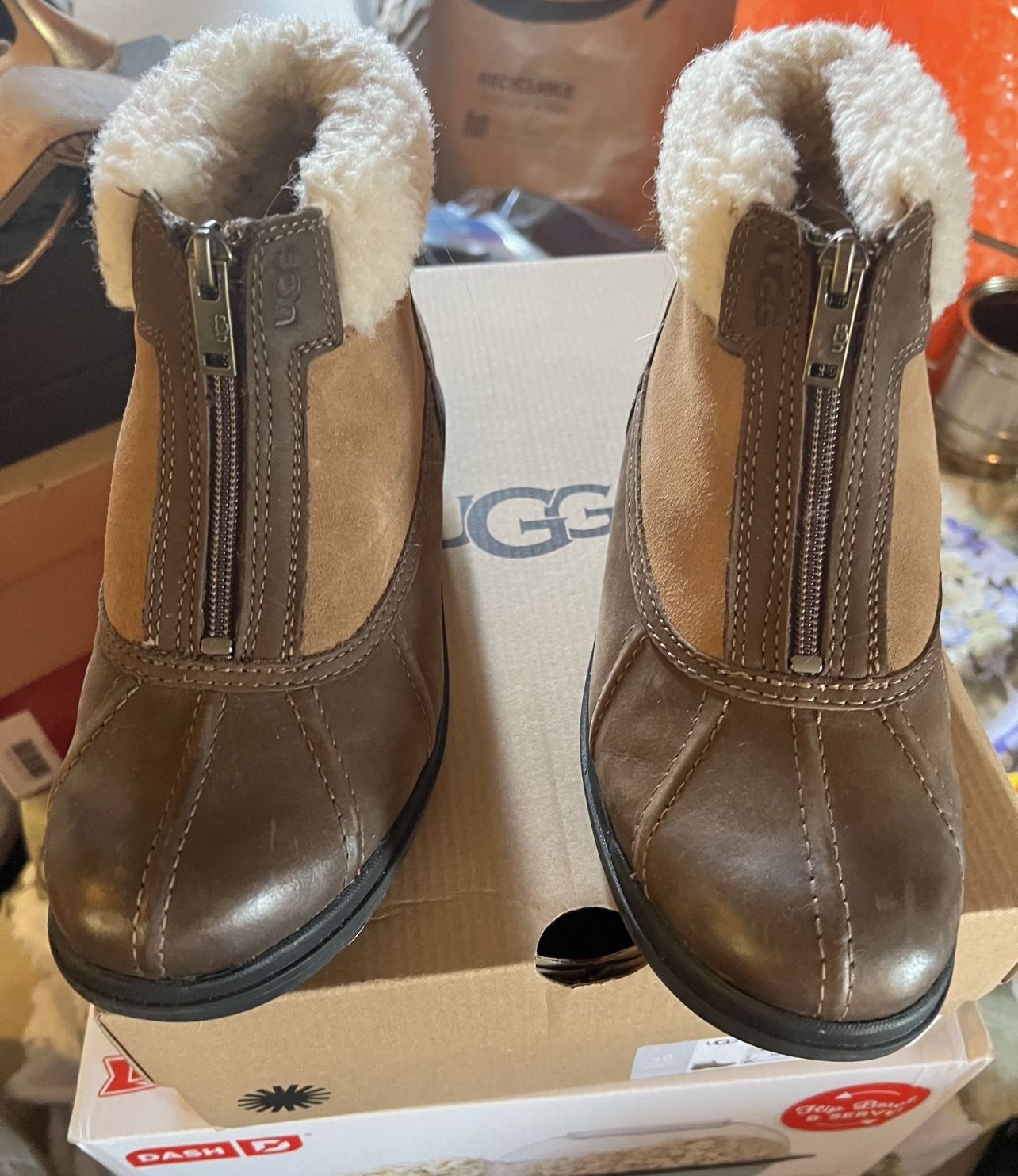 ✨ NEW UGG Wapsburg Zip Waterproof Boots - Size 7 - Never Worn ✨