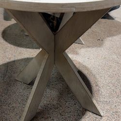 Round Side Tables – Light Wood (Pair)