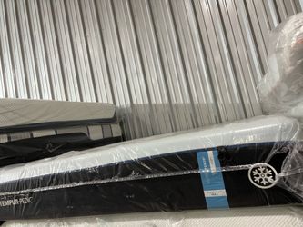 King tempurpudec luxebreeze soft mattress set