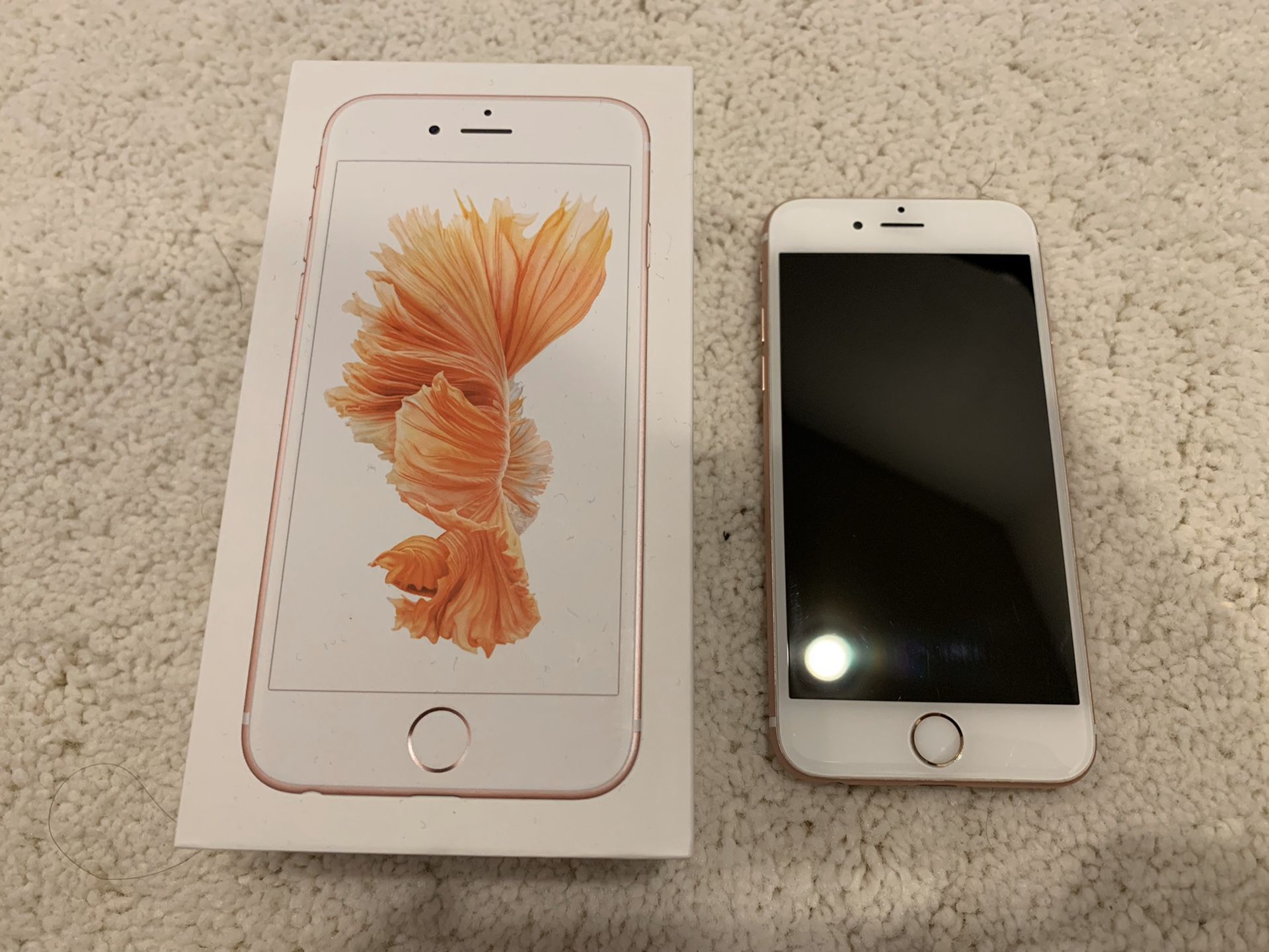 Apple iPhone 6S Rose Gold — Unlocked