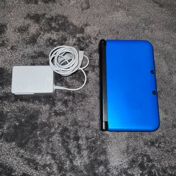 nintendo 3ds xl in blue