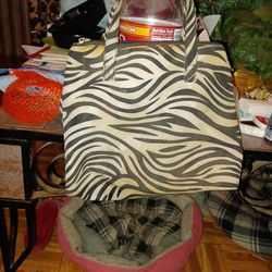 $10 Zebra Handbag As Big As A 2 liter About 1 Ft Tall 
