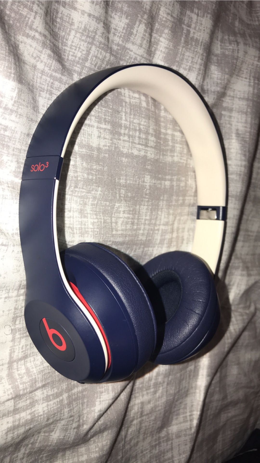 Wireless solo 3 beats Navy blue and red with white