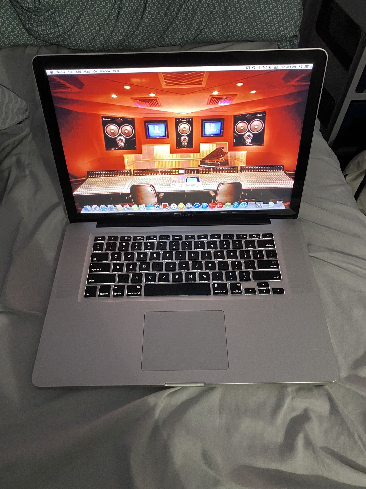 MacBook 💻 PRO 