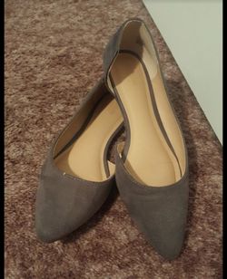 Size 7.5 women flat shoes
