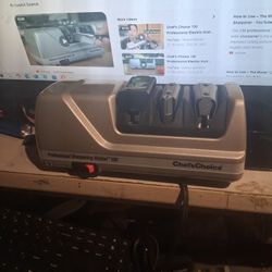 CHEFS CHOICE  KNIFE  SHARPENER.