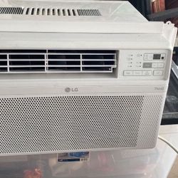 AC Window Unit 