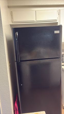 Frigidaire Black Top-Freezer Refrigerator