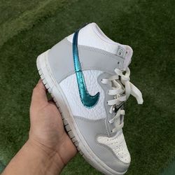 Nike Dunk High Women’s Size 6 Fits 4.5Y 