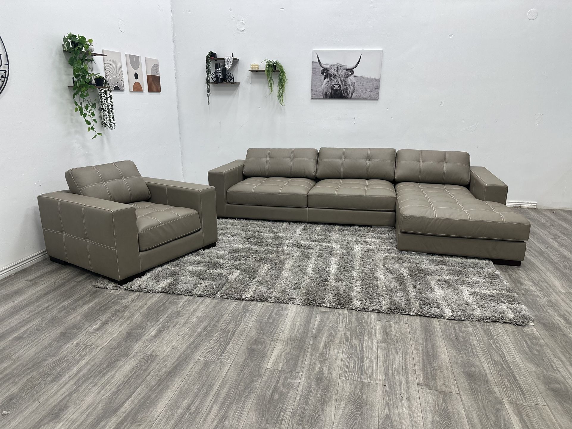 Sectional Couch - Brand new