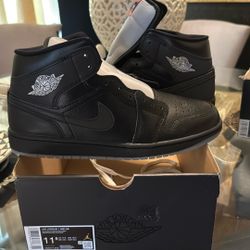 Air Jordan 1 Mid SE