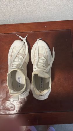 Steve Madden Sneakers