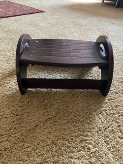 Adjustable Foot Rest For Nursing by Kidskraft.
