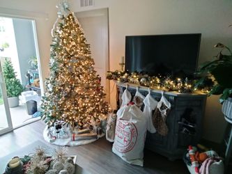 7.5' Christmas tree