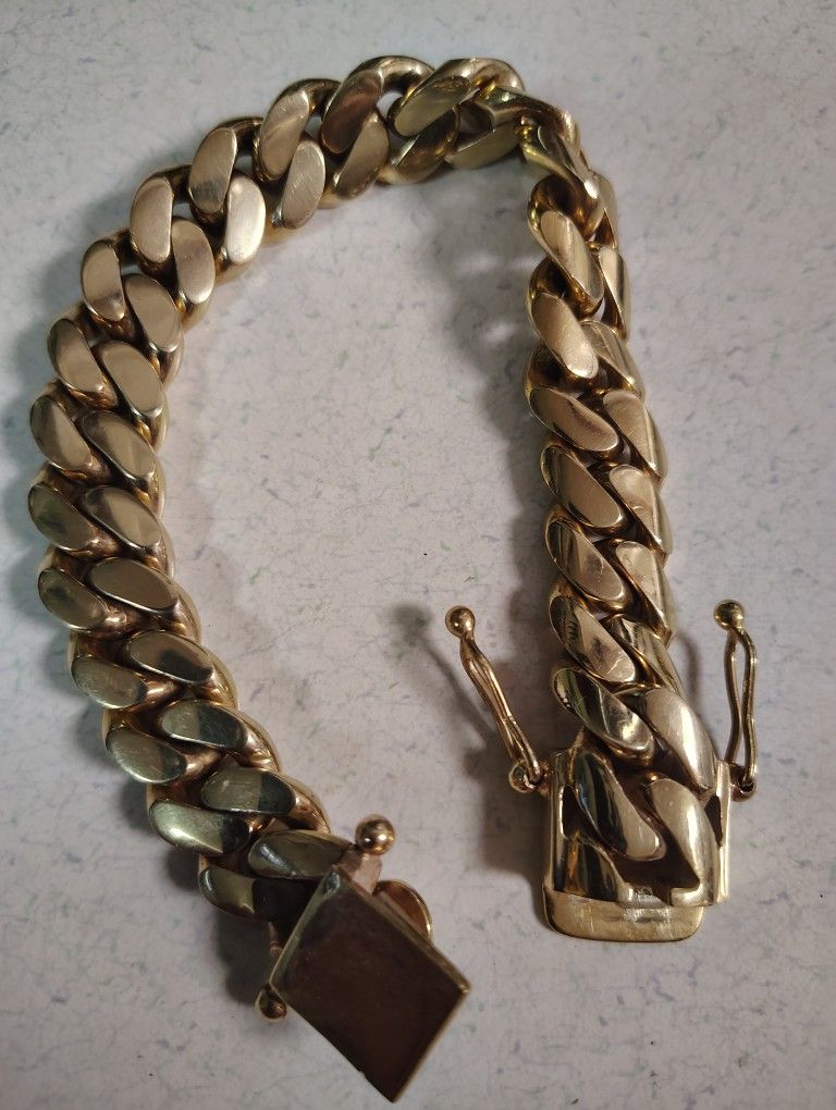 Manilla Oro 10k . 9 inch. 135.2 Gramos