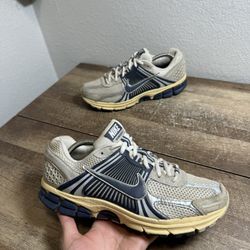 Nike Vomero 5 Men Size 9 Men Used Navy Blue / White / Platinum Aged Midsole