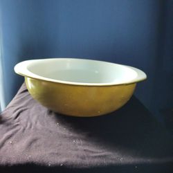 Pyrex Cinderella Avocado Green Casserole Dish #024 - 2 Quart OVENWARE - Made in the USA - VINTAGE!!