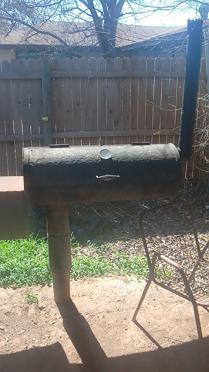 Free Fire pit, grill and metal