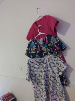 Dickies hello kiddy an chrismas scrub shrits