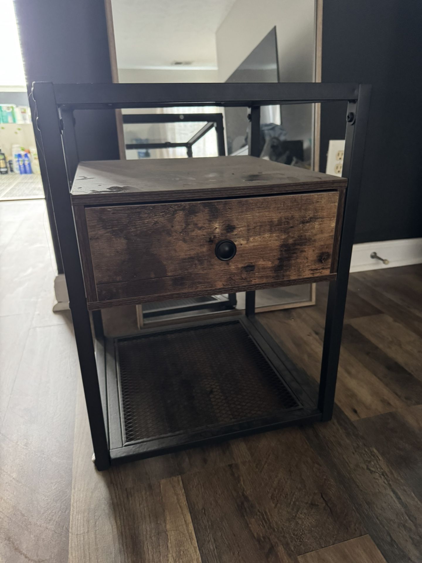Lot Of 2 Nightstands 