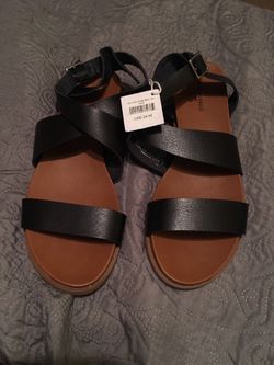 American Eagle leather black sandals size 9