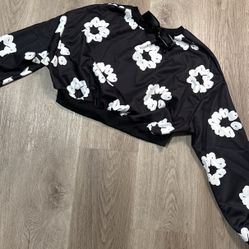 L Black Floral Crock Top Fleece 