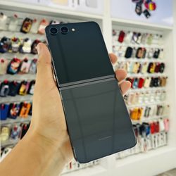 Galaxy Z Flip 5 256GB Unlocked 