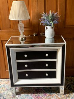 Beautiful Refurbished 3 Drawer chest