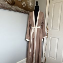 Abaya M