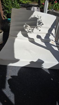 FREE Queen mattress 8 inch memory foam