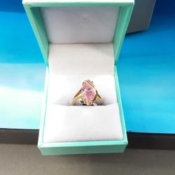 Women's Ring - Yellow Gold 14k (.585) 3.4 grams Size 5
