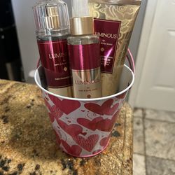 Bath & Body Works Luminous Mothers Day Gift 